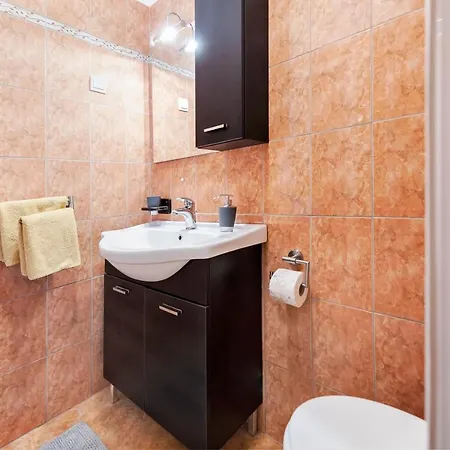 Volta L Apartment *
