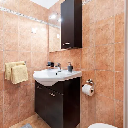 Volta L Apartment