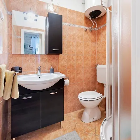 Volta L Apartment *